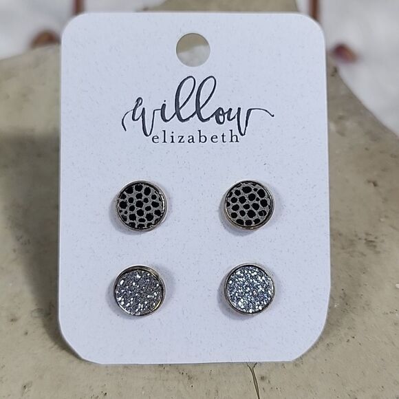 Willow Elizabeth Pierced Earrings Pair - Picture 1 of 3